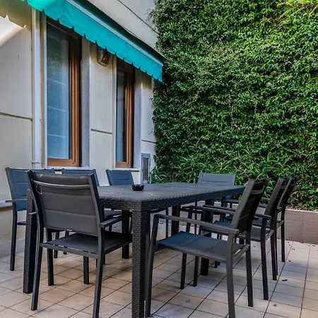 Appartement Ampio Zona Moscova Con Due Terrazzi Milan